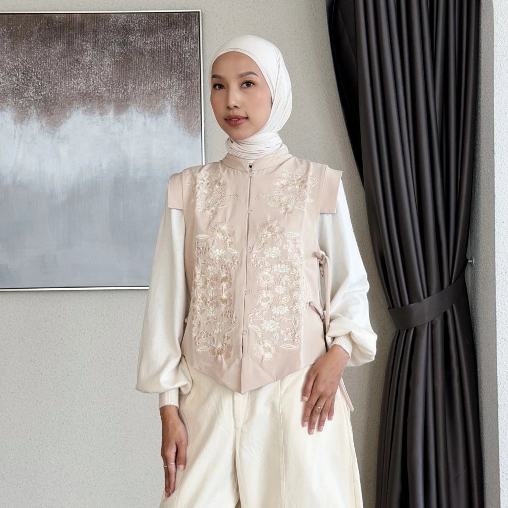 Nonaetal Aurantia Whisper Embroidery Vest Winter Cream - Soft Pink - Nonaetal
