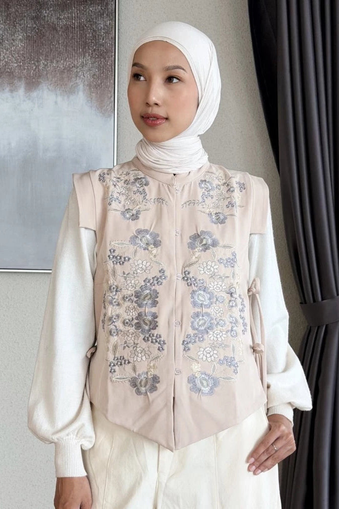 Nonaetal Aurantia Whisper Embroidery Vest Winter Cream - Cream Grey - Nonaetal