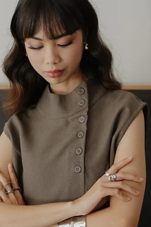 Caela Sleeveless Top Latte - Isoos Studios