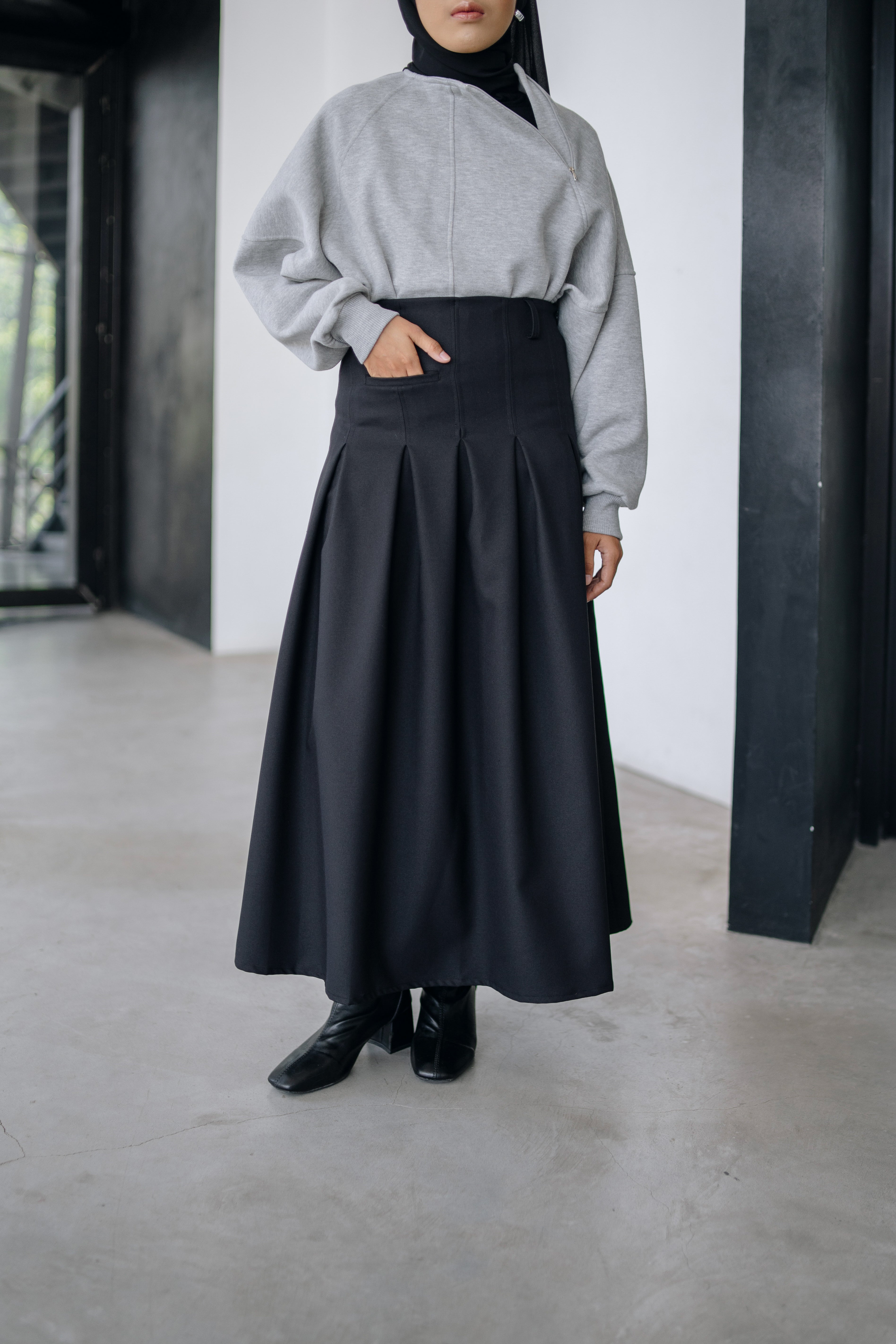 Refine Pleated Skirt - Swifter x Rahmi.Apr