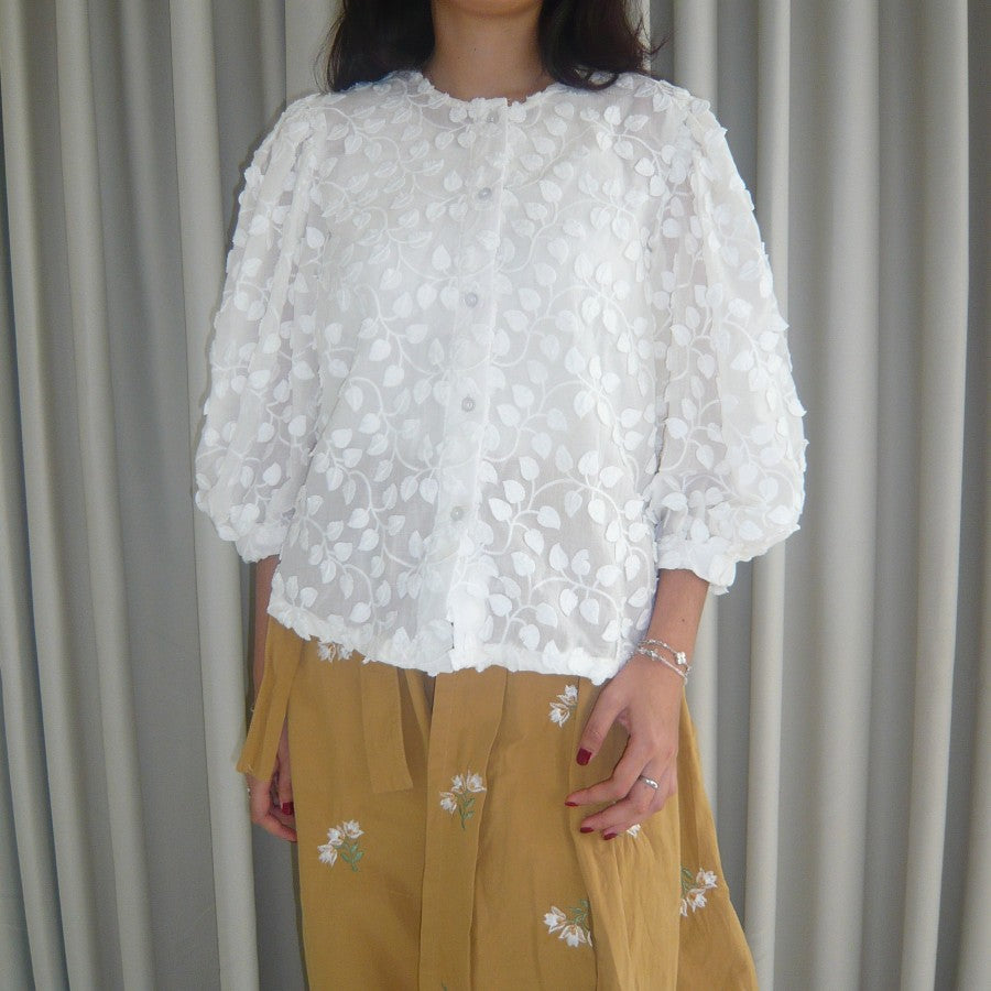 Iris Embroidery Blouse White - Toko Didiyo