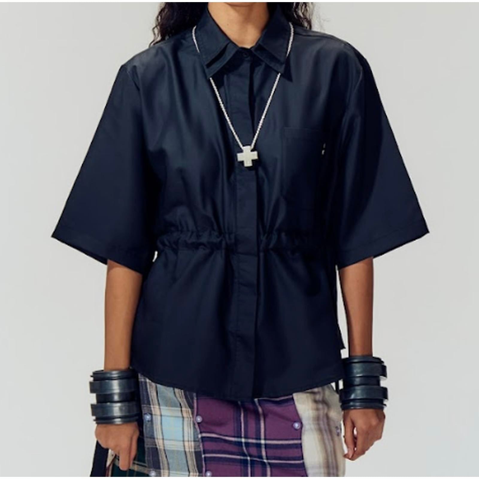 Hidden Lines Top Black - Two Stitches