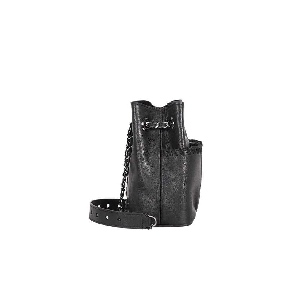 Cloe Black - Peau