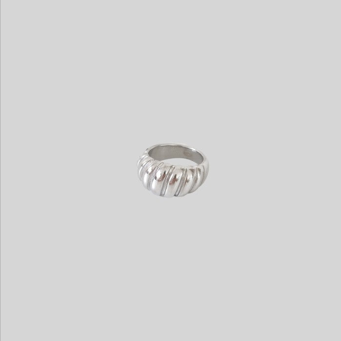 Elora Ring Silver (L) - Stuudio Particular