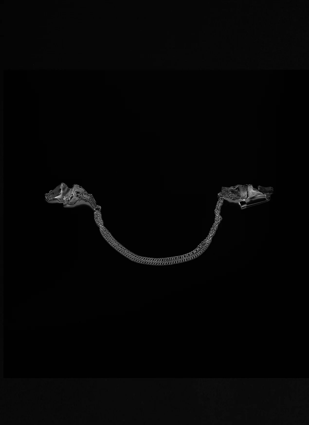 Mengering Brooch - Gelap Ruang Jiwa