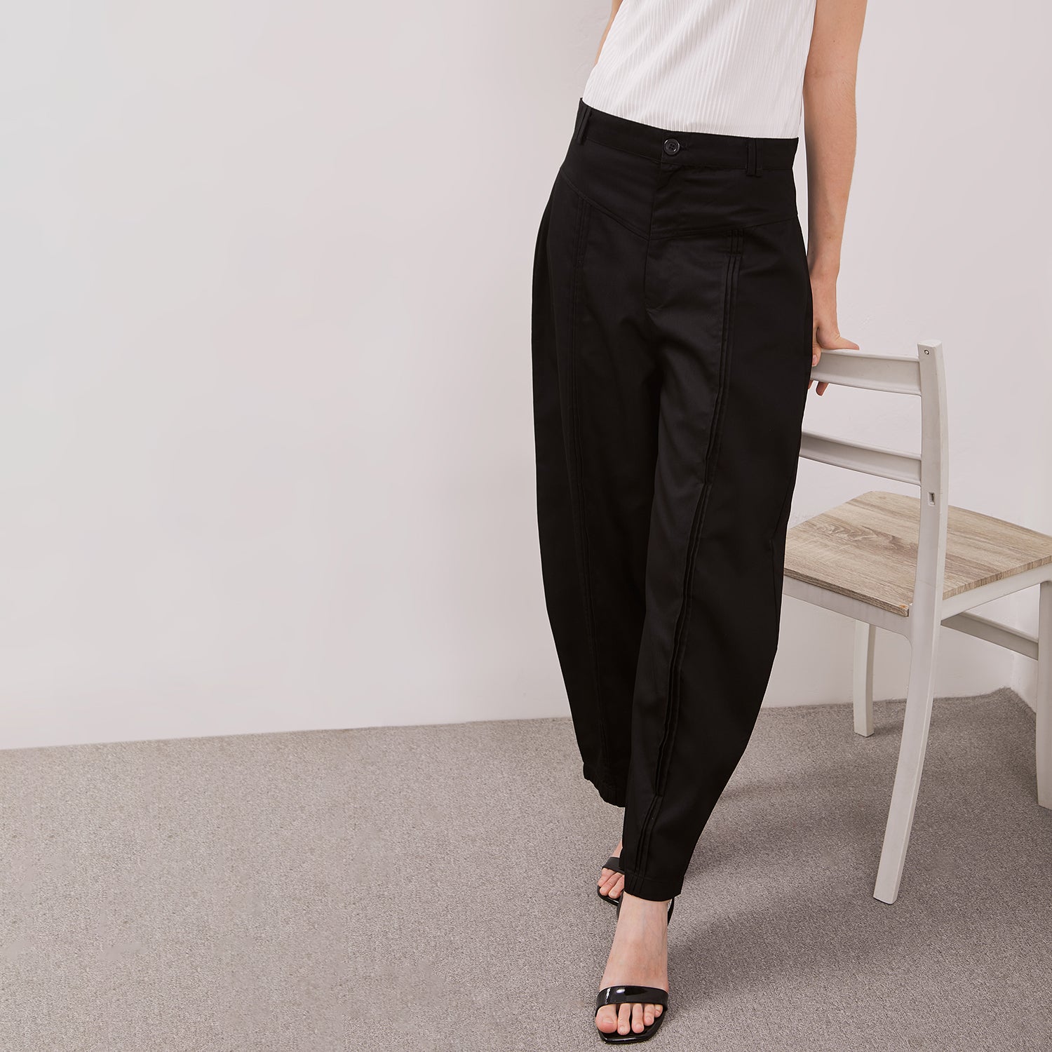 Arla Barrel Pants - Isoos Studios