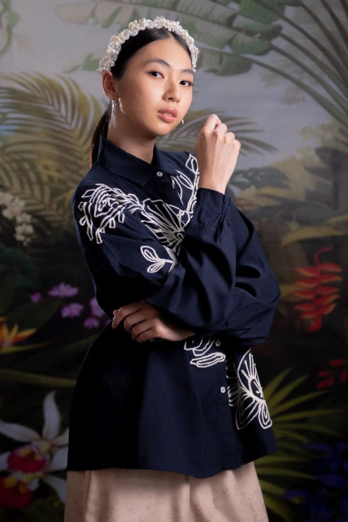 Nonaetal Heritage Whisper Embroidery Shirt Longsleeve Navy - Nona