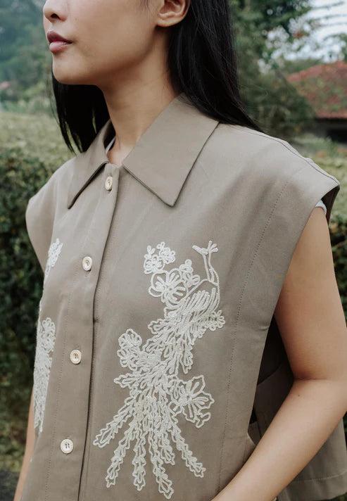 Nonaetal Hibiscus Vest - Nona