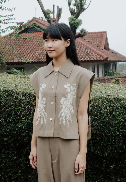 Nonaetal Hibiscus Vest - Nona
