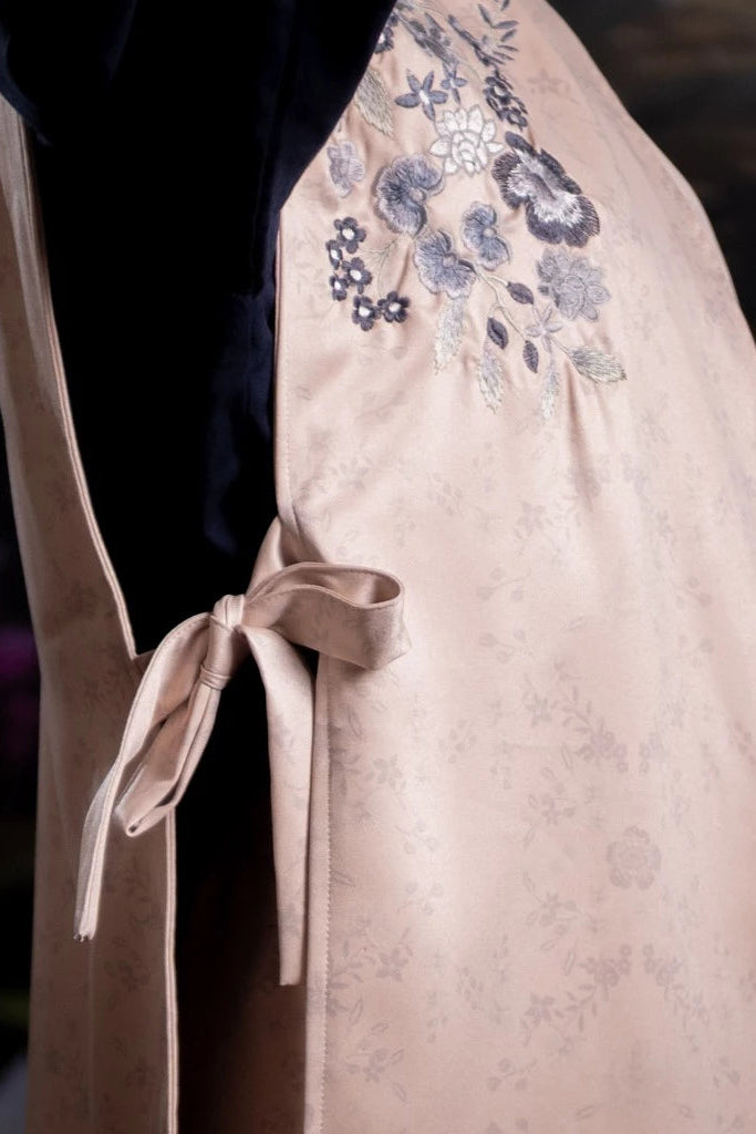Nonaetal Nucifera Whisper Embroidery Vest Winter Cream - Nona