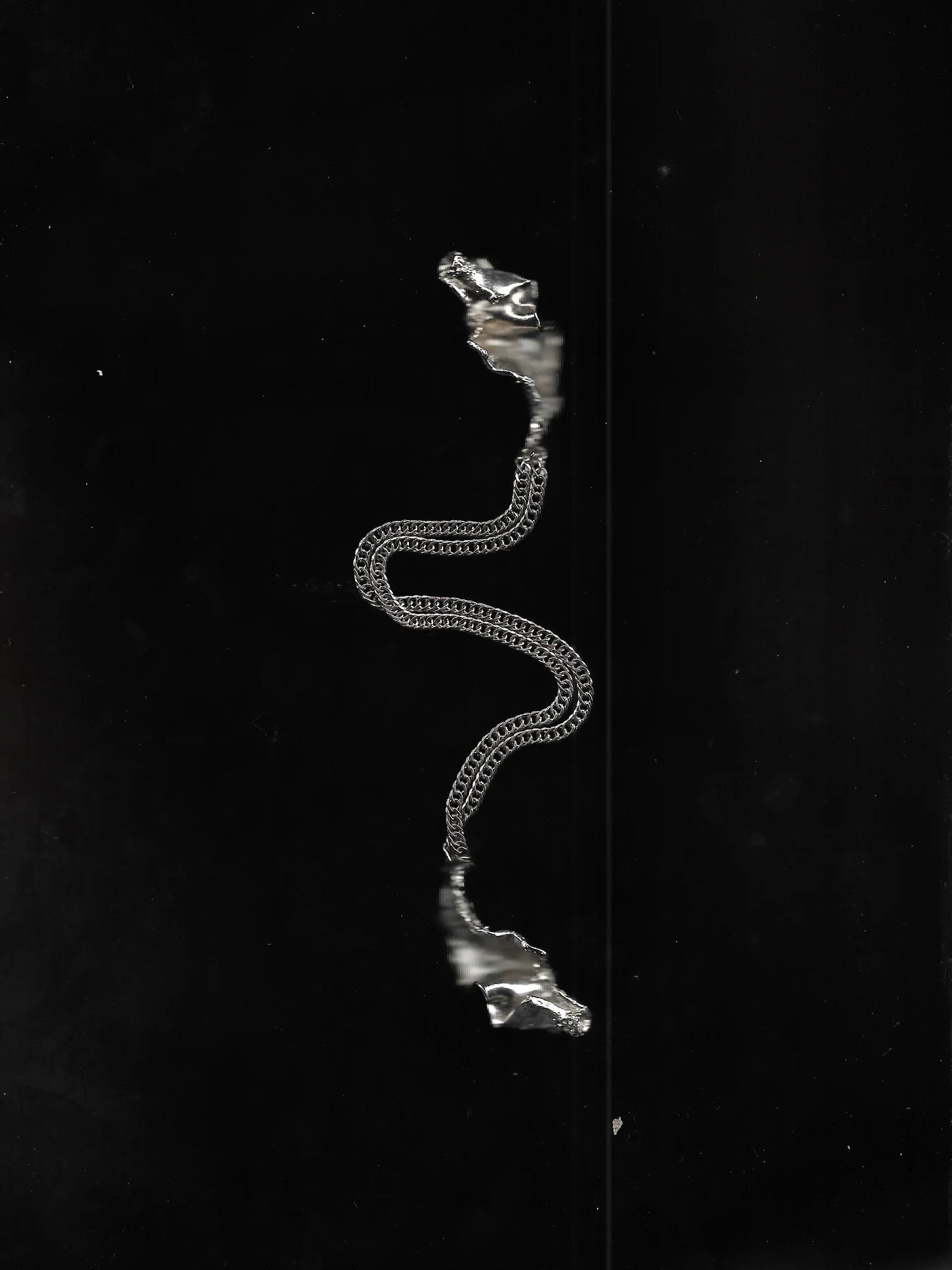 Mengering Brooch - Gelap Ruang Jiwa