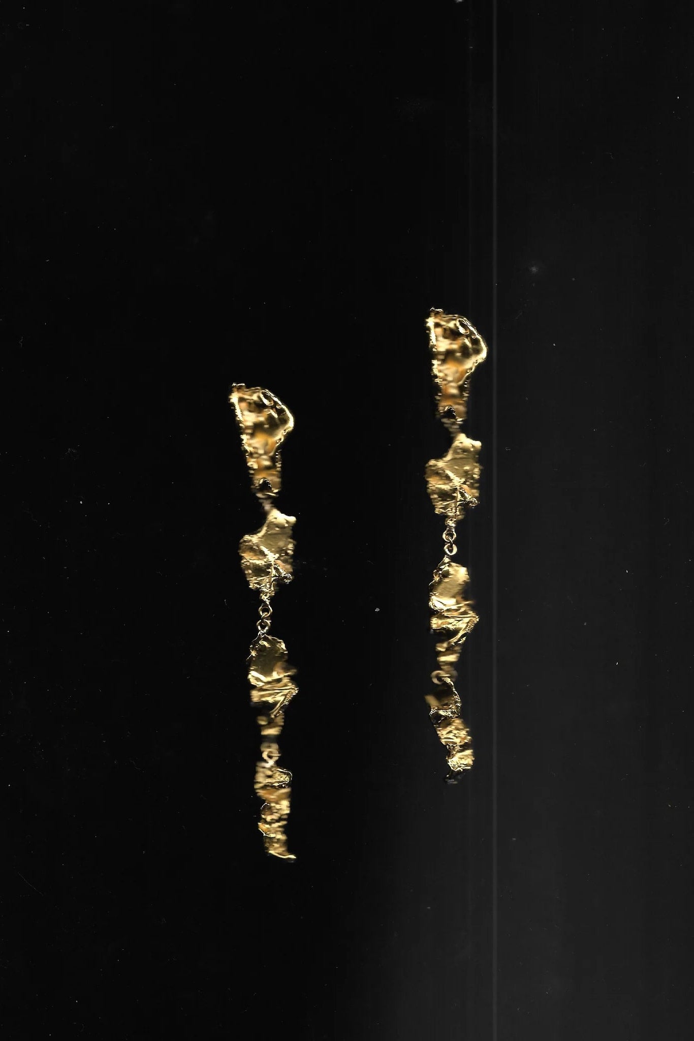 Derai Keping Earrings Gold - Gelap Ruang Jiwa