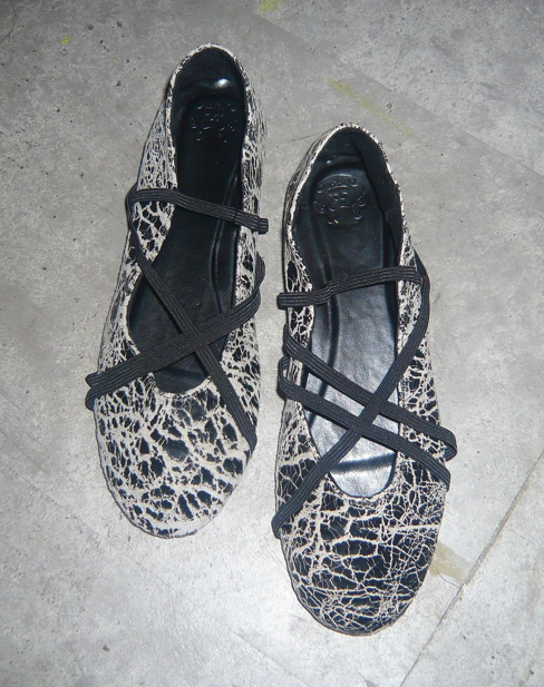 Strappy Ballerina Shoes-Cracked - Toko Didiyo