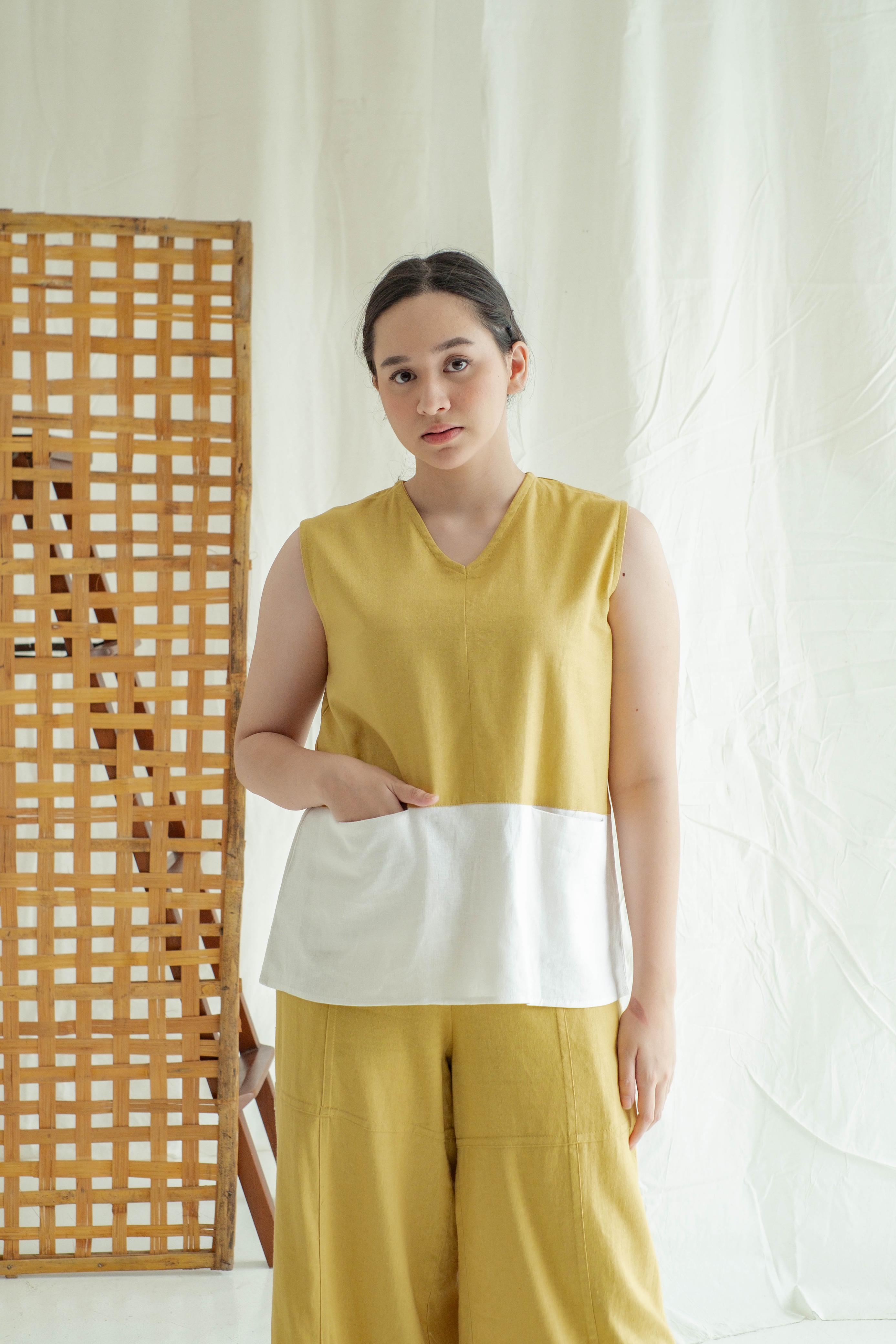 Sumba Top Kuning Putih - Labuan Linen Wear