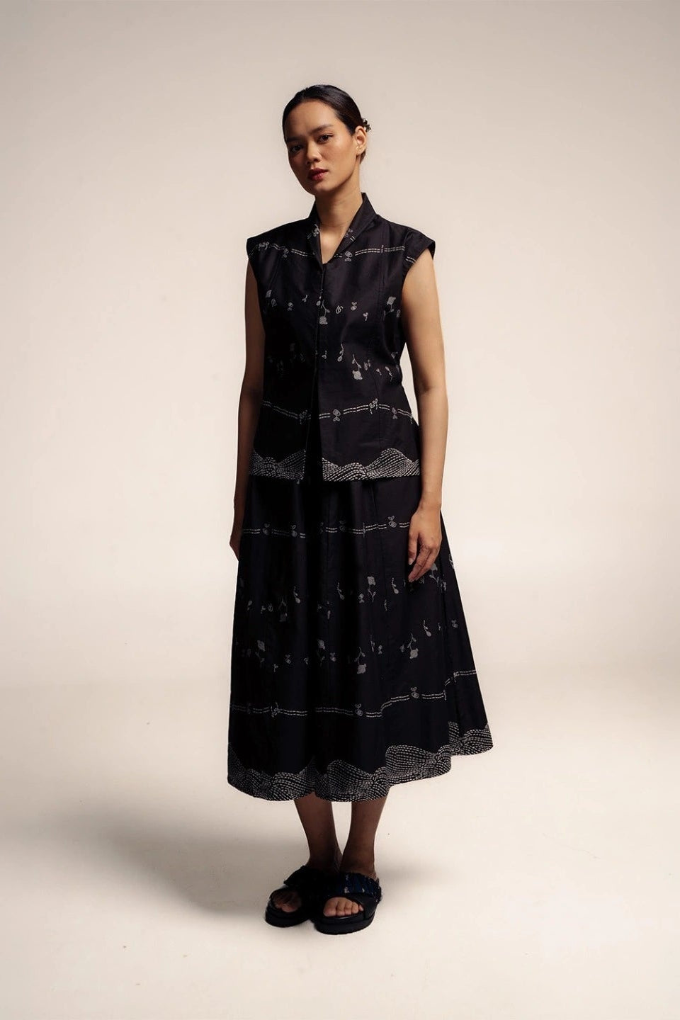 Kembali Encim Sleeveless  - Damakara