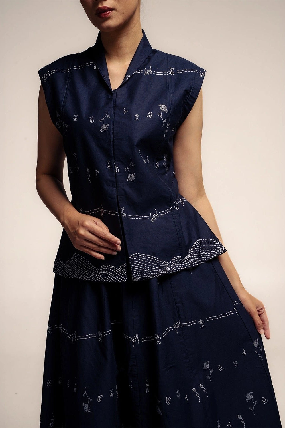 Kembali Encim Sleeveless  - Damakara