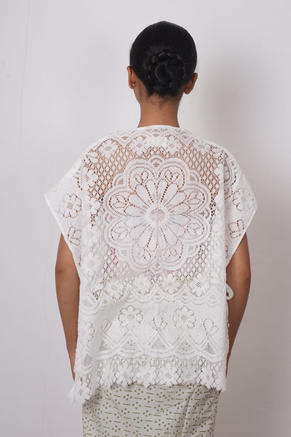 Uma Outer Brokat White - Manikan