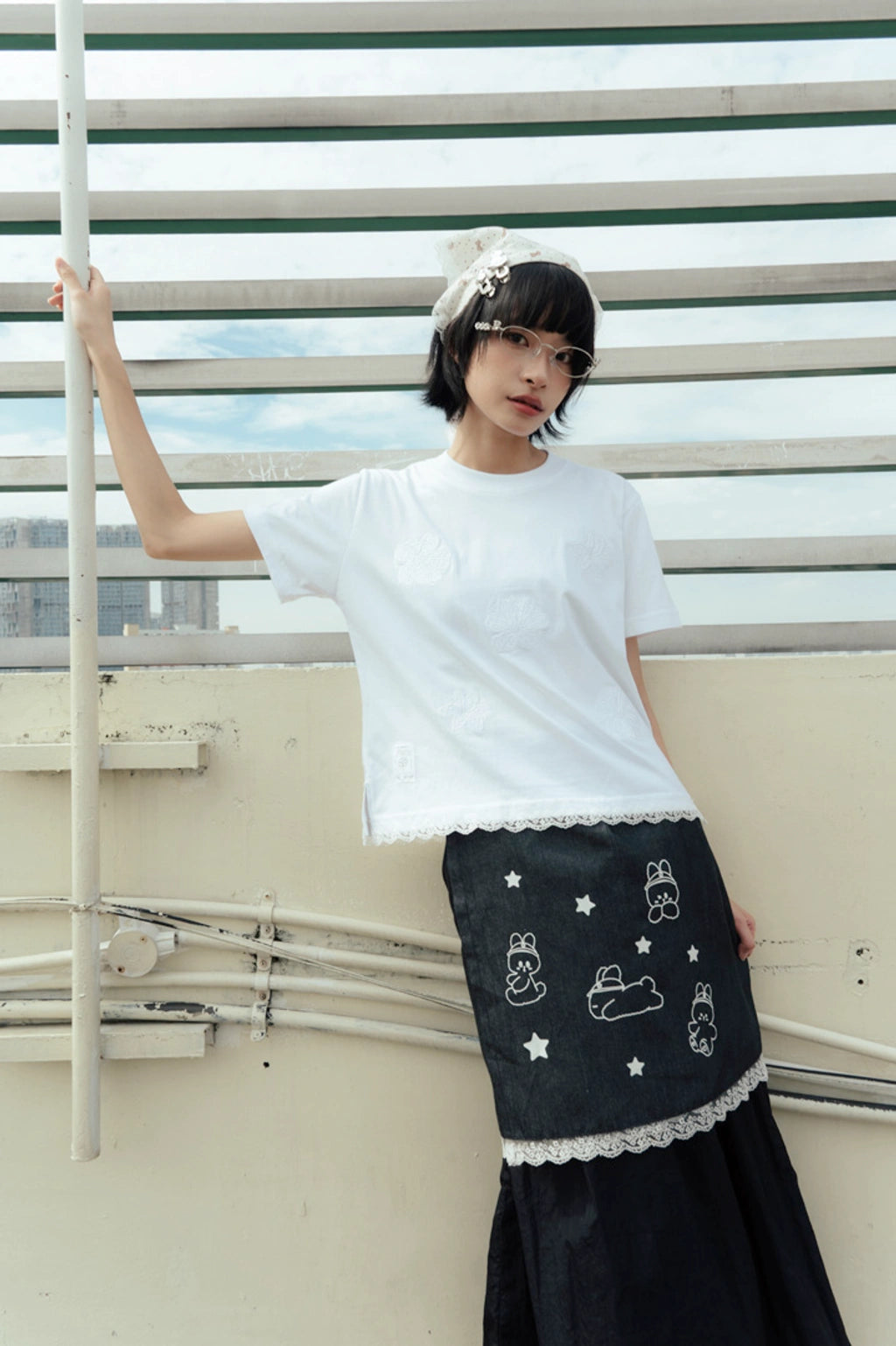 Runa Crop Tee White On White - Tome Ame