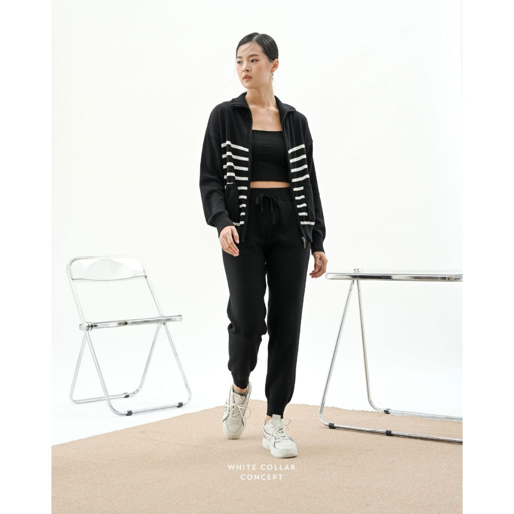 Laica Sweater Black Stripe - White Collar Concept