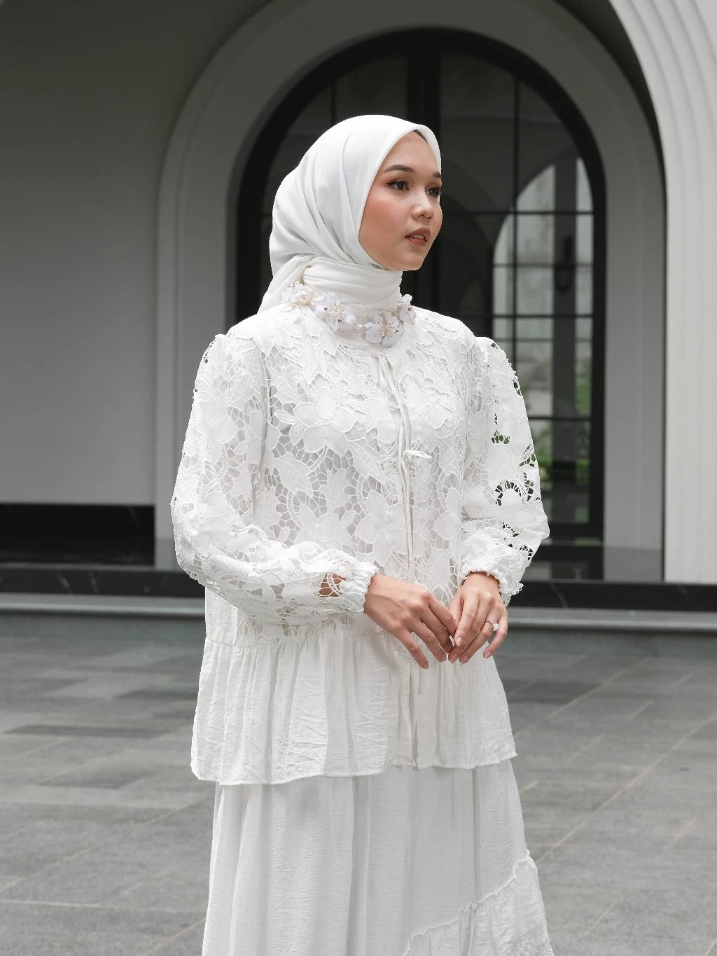 Miranda Outer - Holypeony