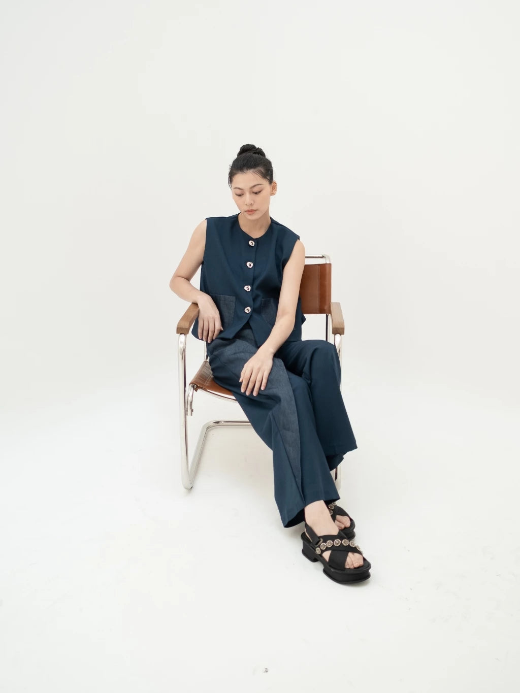 Blue Ladie Sleeveless Navy - LR Studio