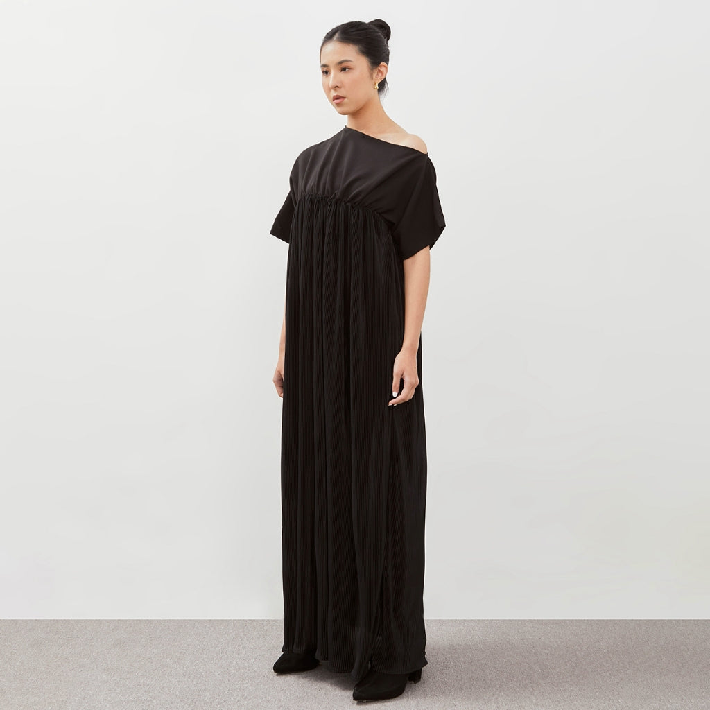 Tamala Pleated Dress - Isoos Studios