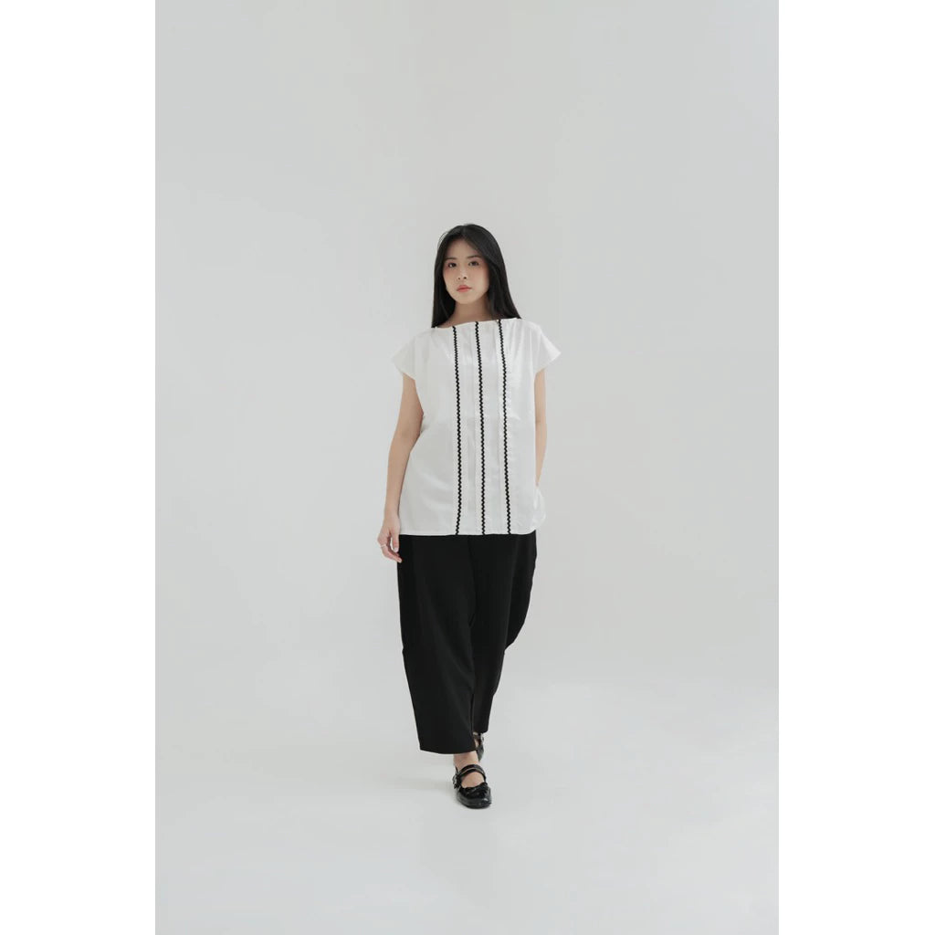 Myura Top - Monday To Friday