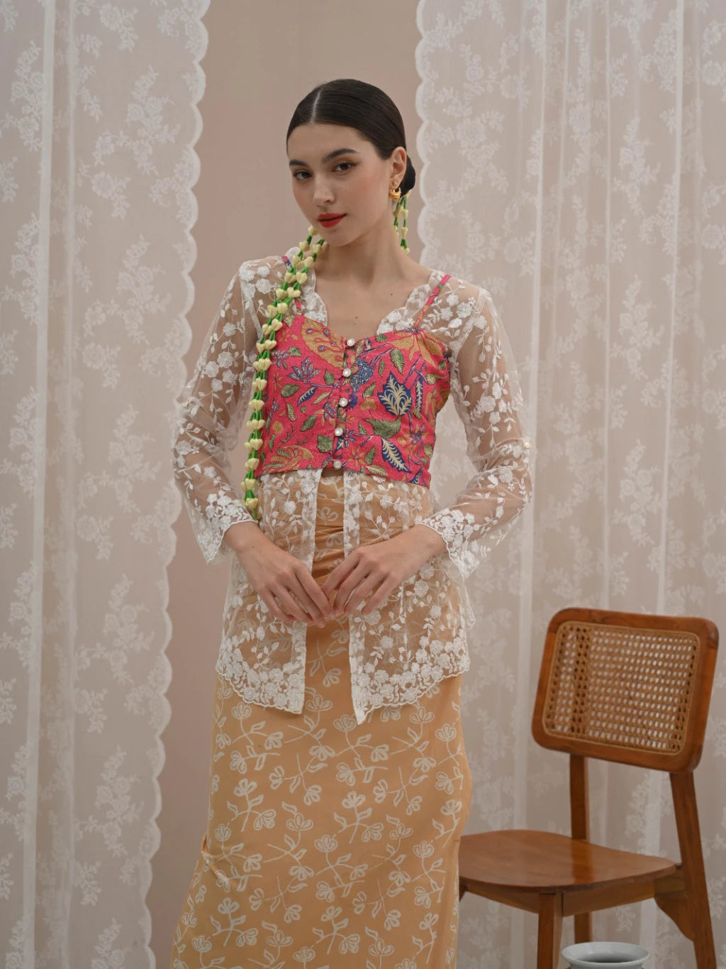 Gendit Kebaya Broken White - Mera & Jenar