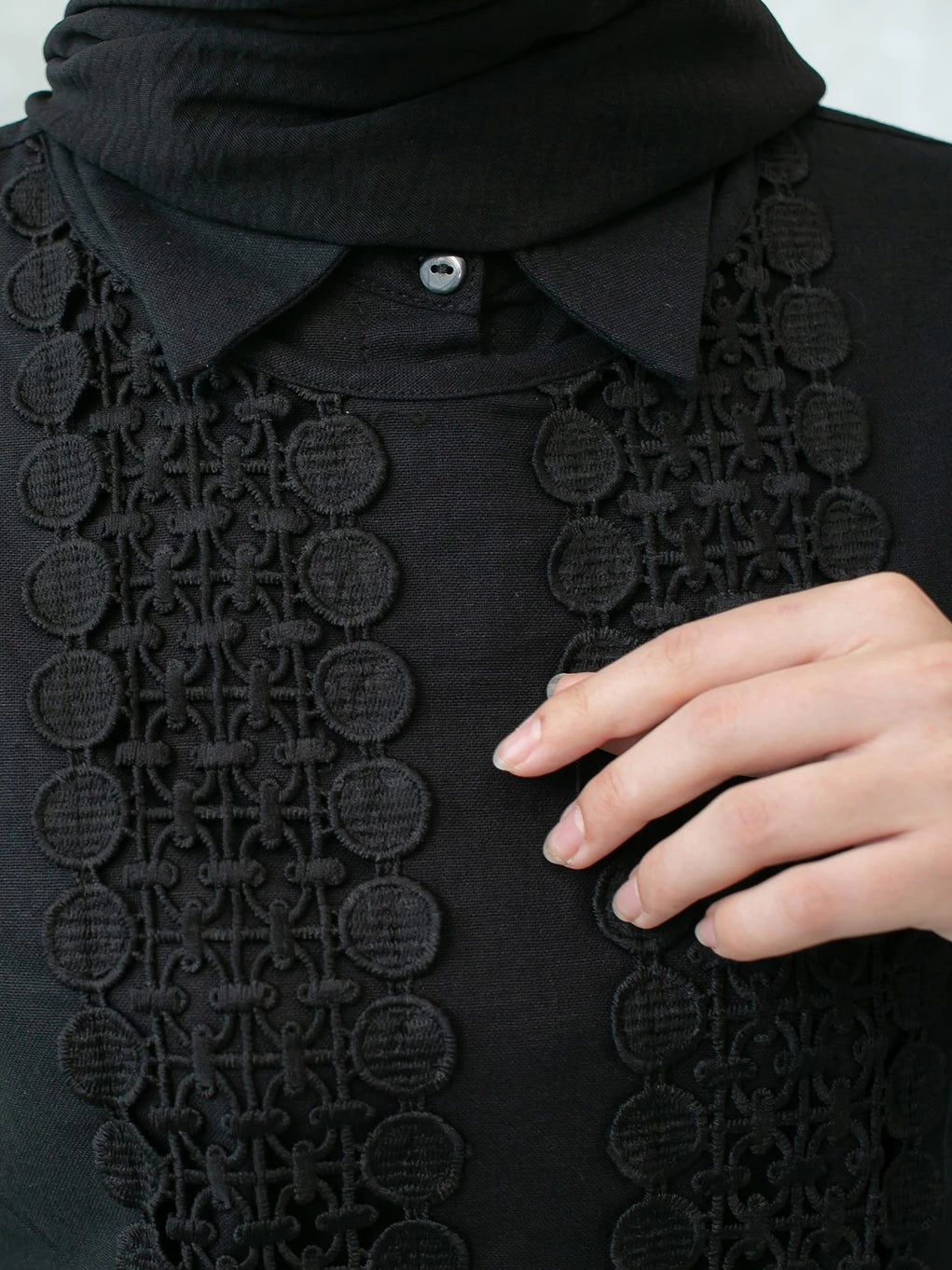 Mid Lace Shirt Black - Aumone