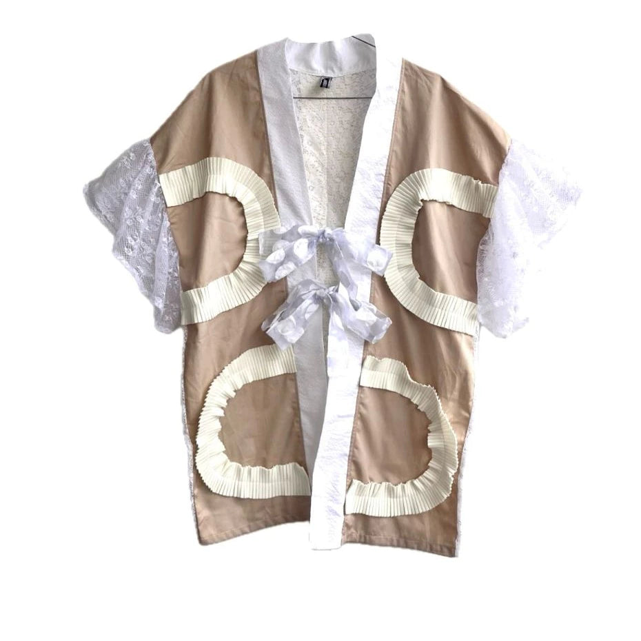 Cookies And Cream Daisy Kimono - Mannequin Plastic