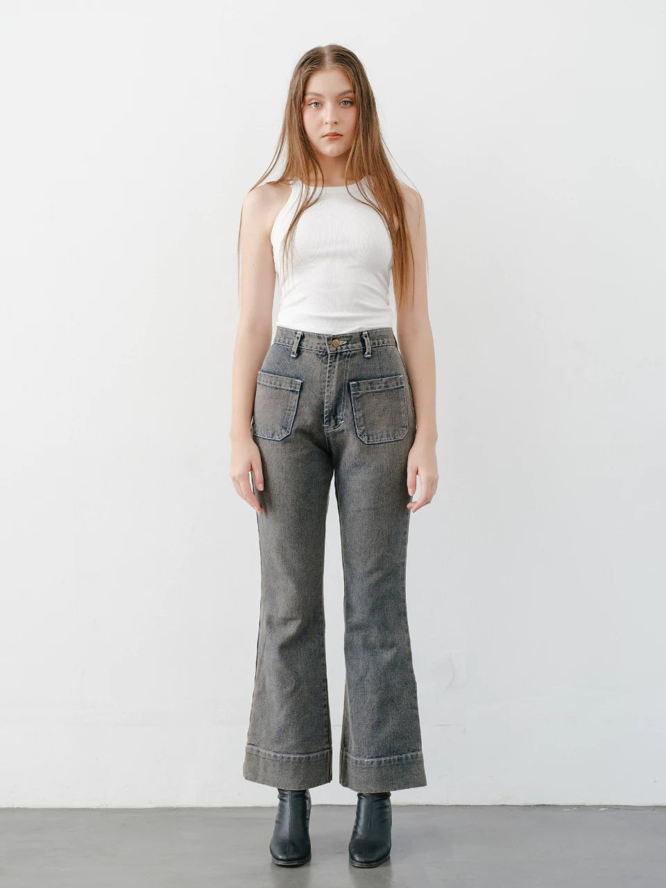 Zola Pocket Flare Jeans Pants Retro Sand - The Auctus