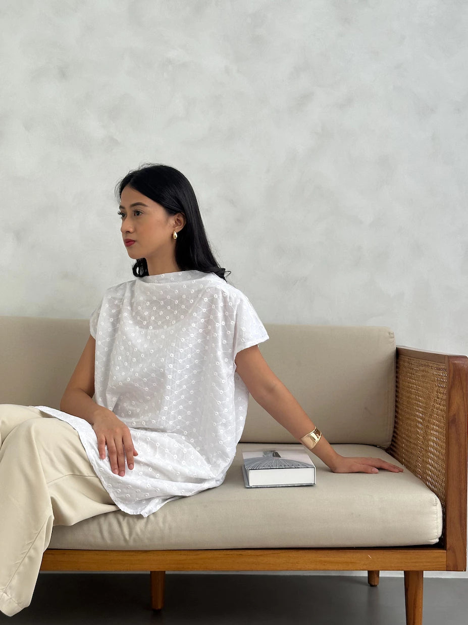 Samara Top White - Monday To Friday