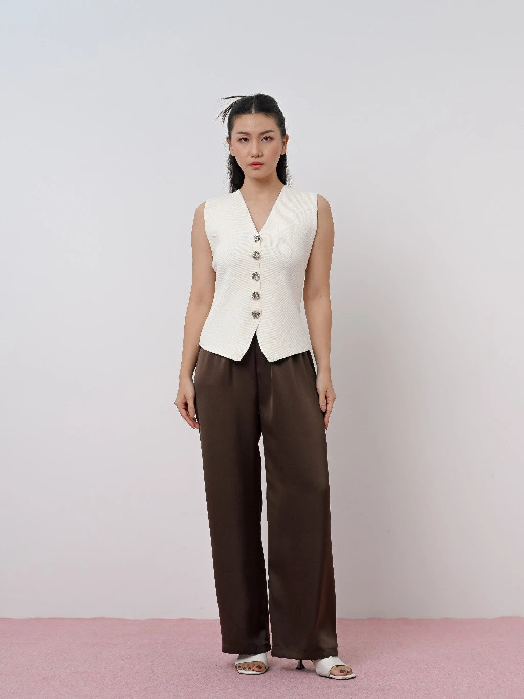 Sleeveless Knit Vest - LR Studio