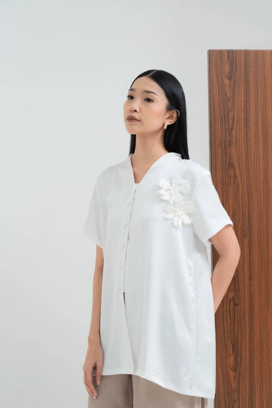 Kelana Top White - Monday To Friday