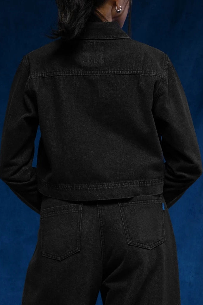 Poche Crop Denim Jacket Black With Drop Pocket Black Wash - Daile