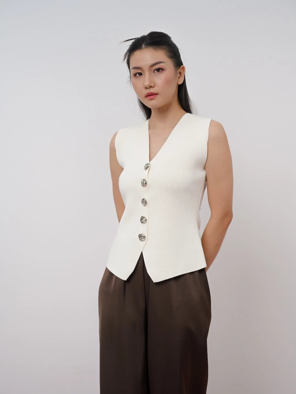 Sleeveless Knit Vest - LR Studio