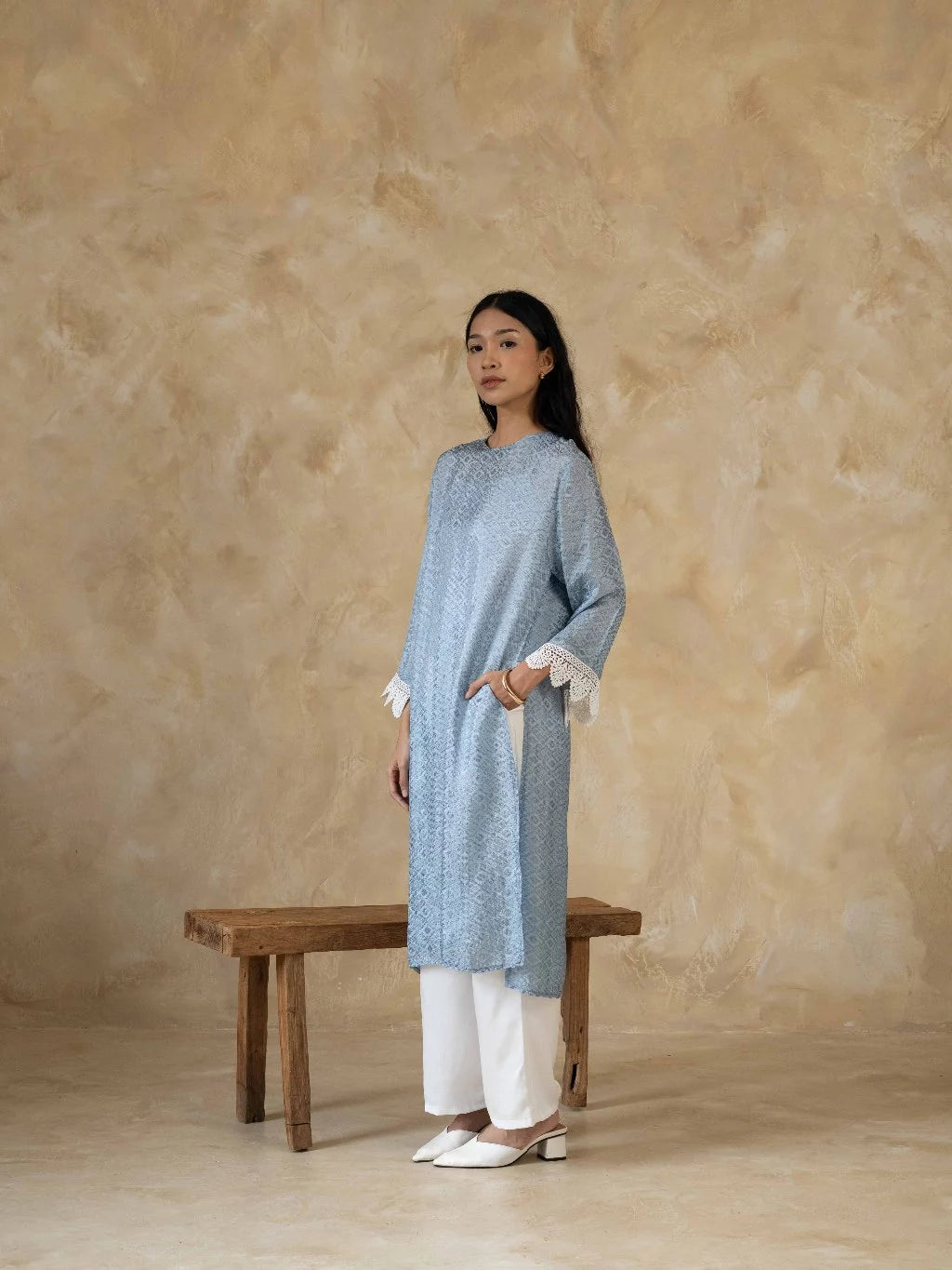 Ardin Tunik - Monday To Friday
