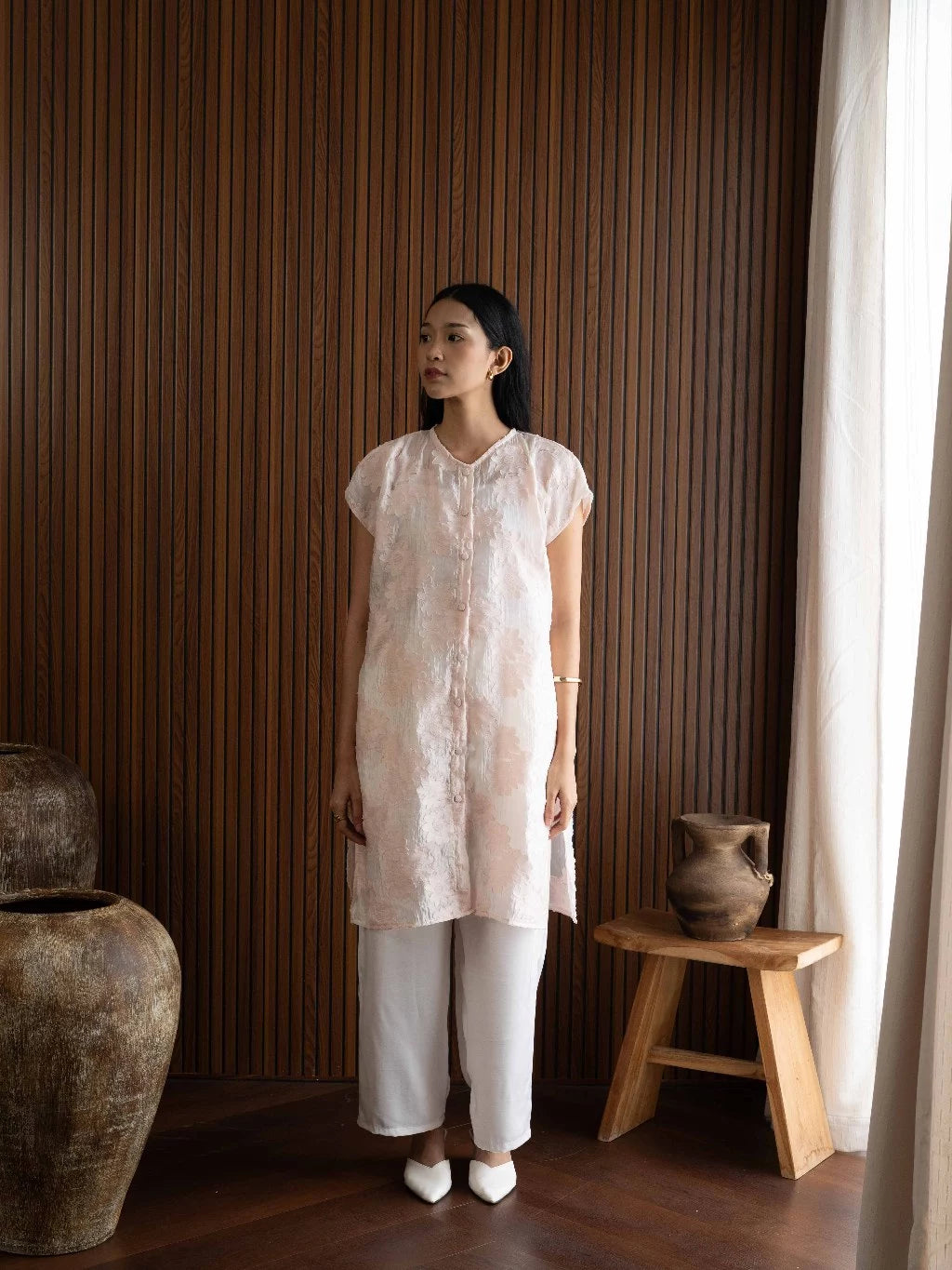 Yuna Tunik - Monday To Friday