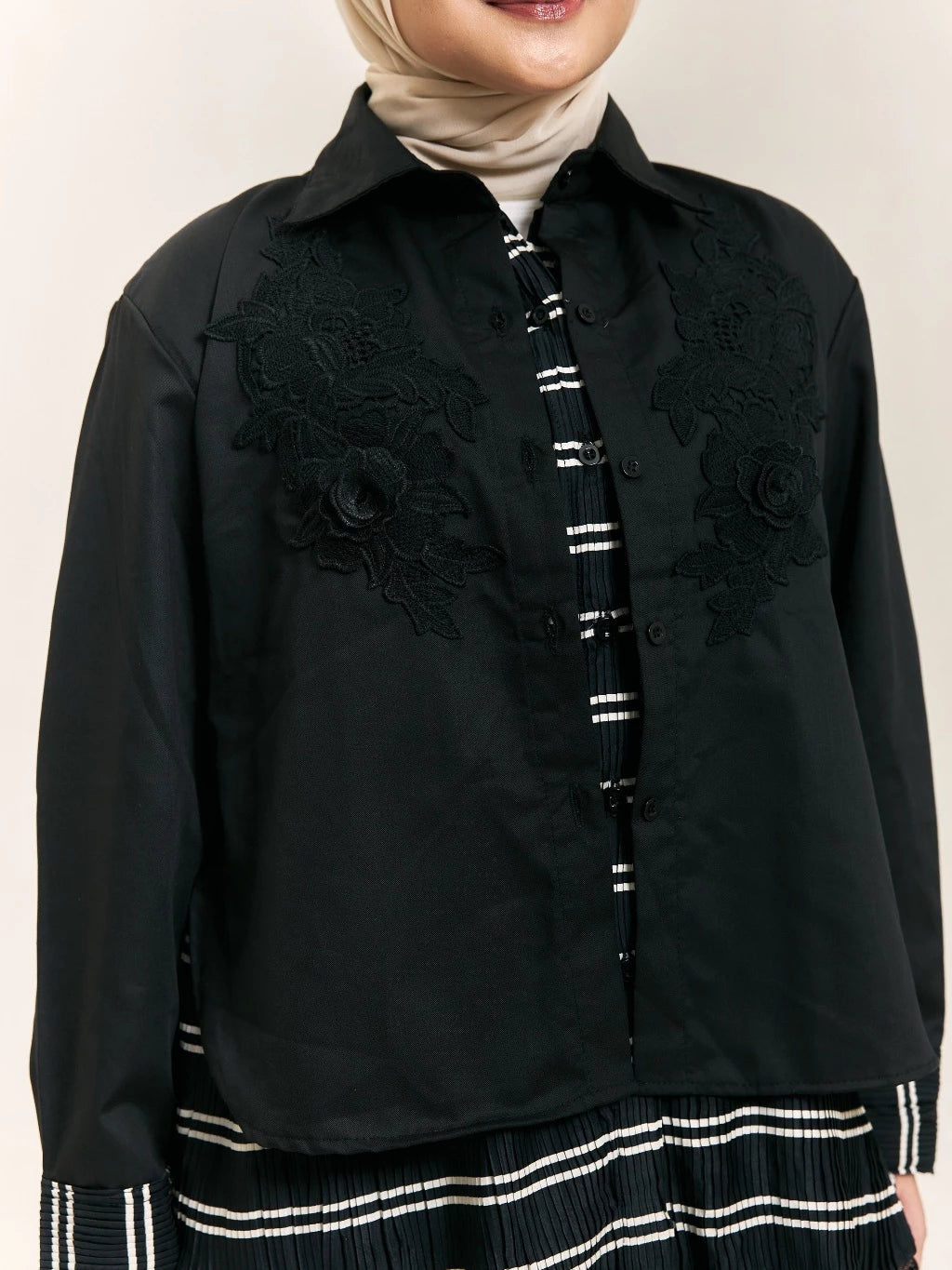 Firly Noir Embroidery Shirt Black - Mine