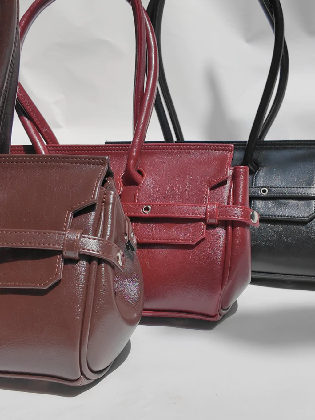 Zoey Flip Leather Bag - The Auctus