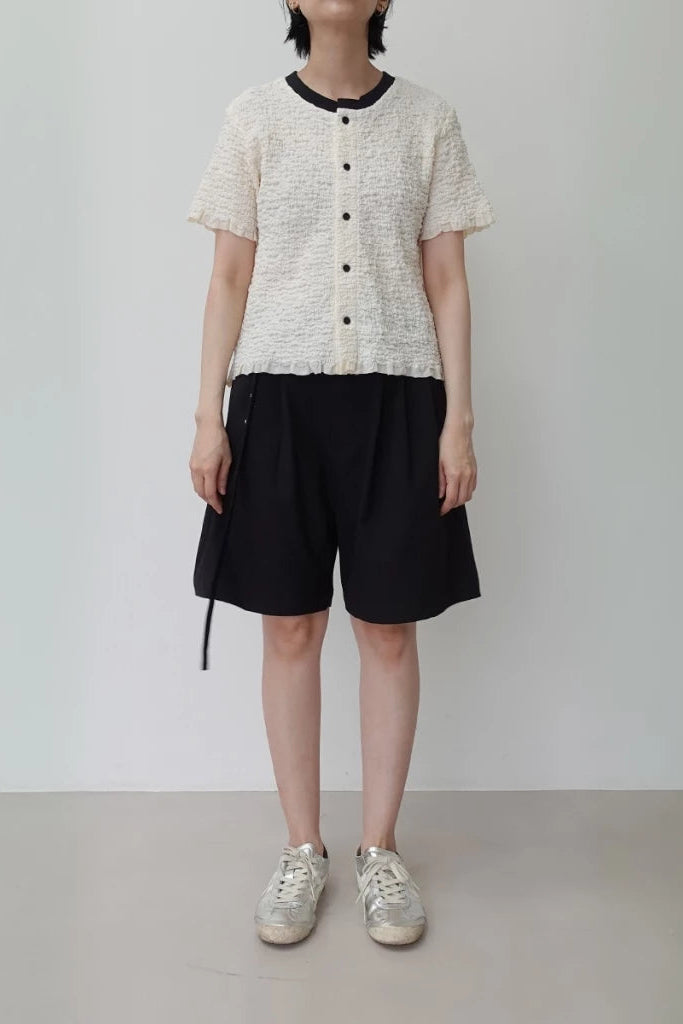 Crinkle Contrast Neck Top - Argyle & Oxford