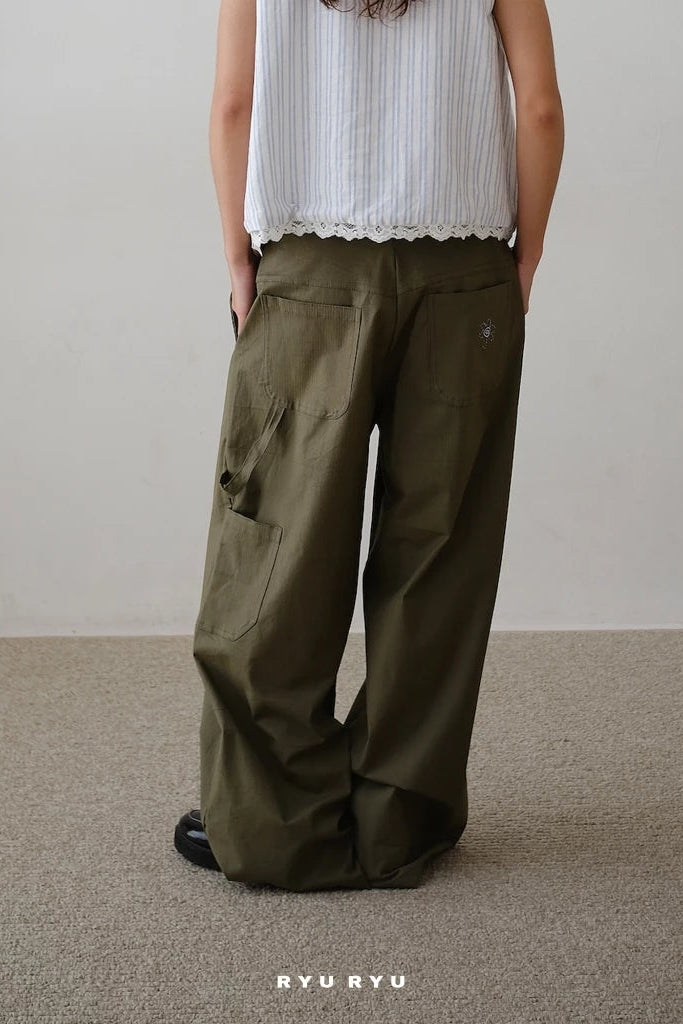 Teenage Carpenter Pants In Army Green - Ryuryu