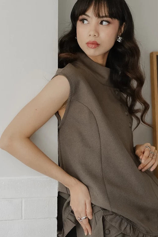 Caela Sleeveless Top Latte - Isoos Studios