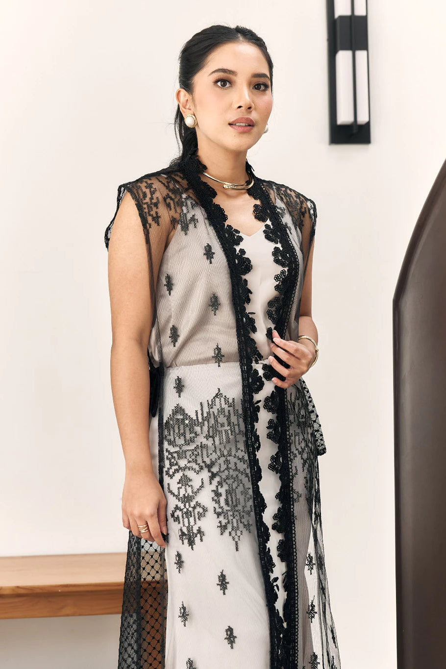 Aura Sheer Vest Black - Mine