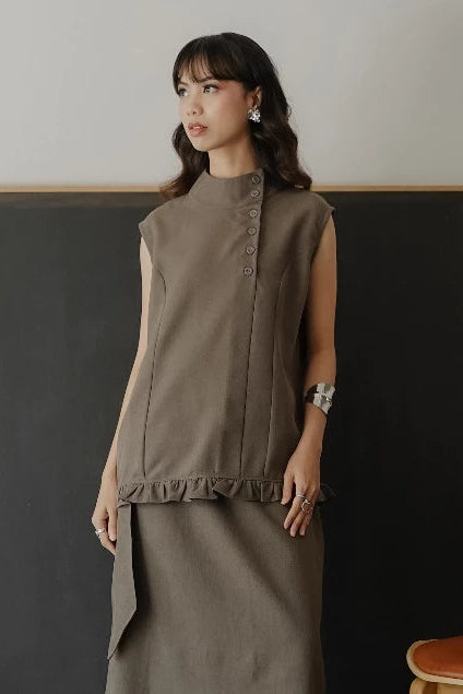 Caela Sleeveless Top Latte - Isoos Studios