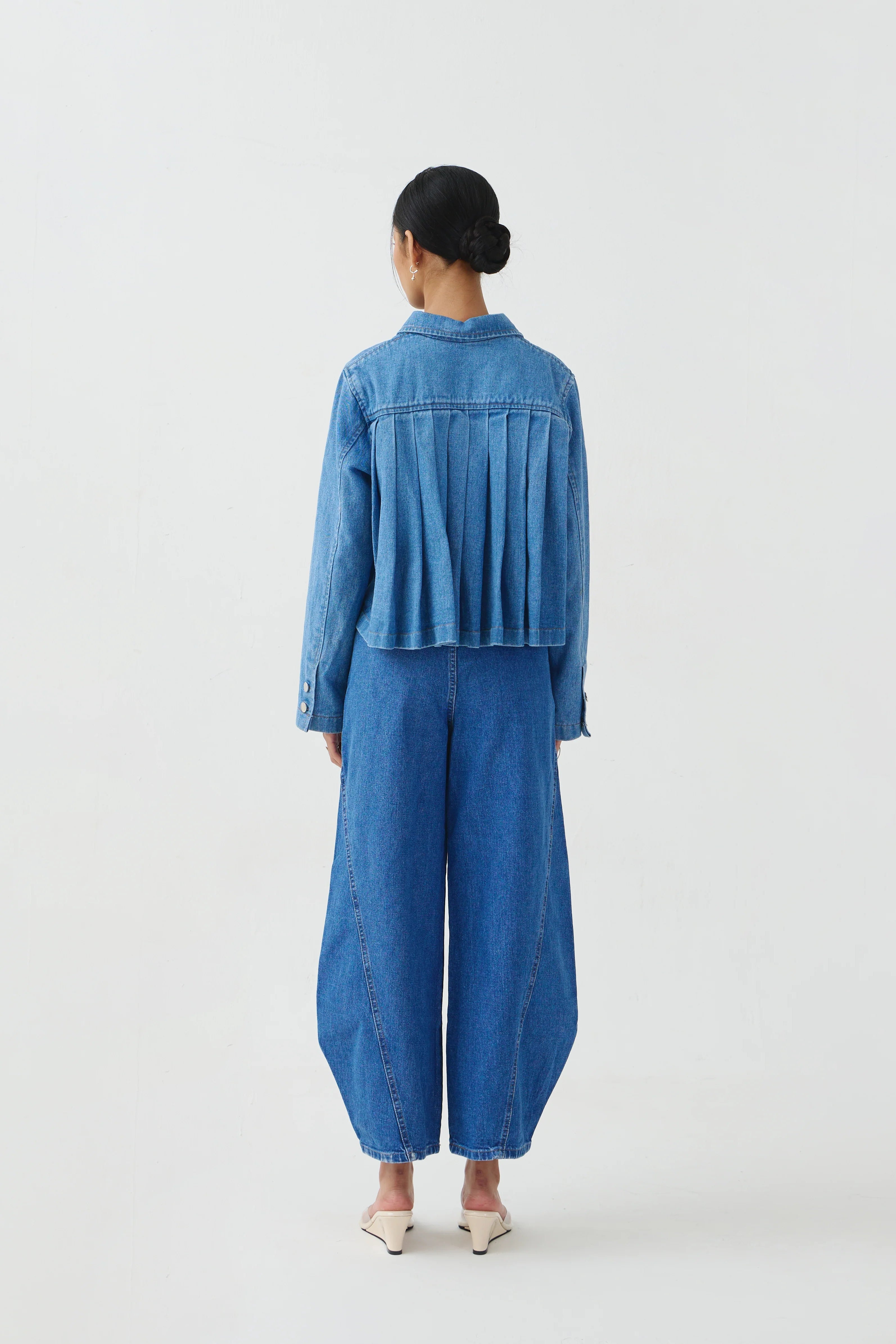 Damson Pleated Denim Jacket Blue - Acheté de Nous